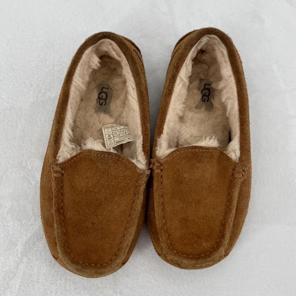 UGG Kids Ascot Suede Moccasin Slippers Chestnut Brown Sheepskin  Shoes Size 1